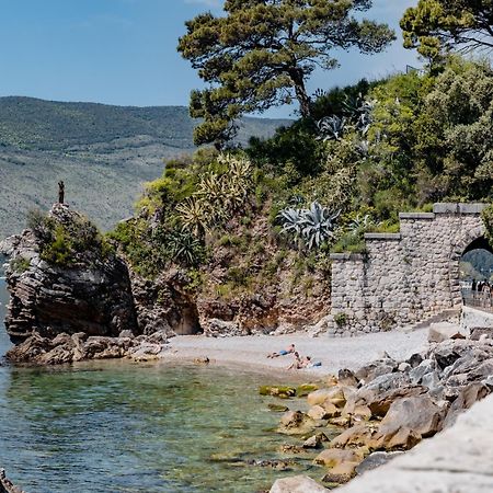 Apartment Dar & Mar Herceg Novi Buitenkant foto