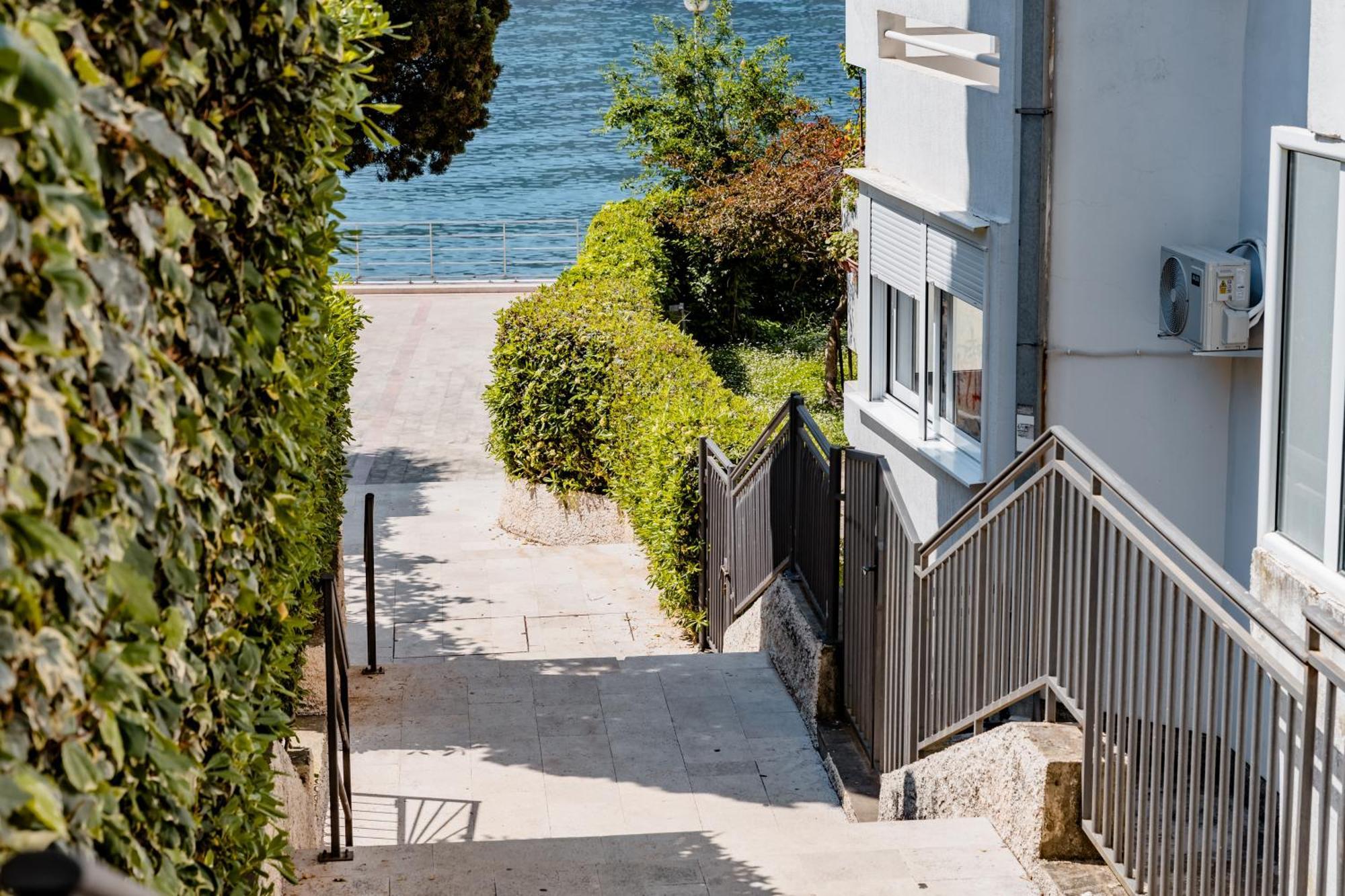 Apartment Dar & Mar Herceg Novi Buitenkant foto