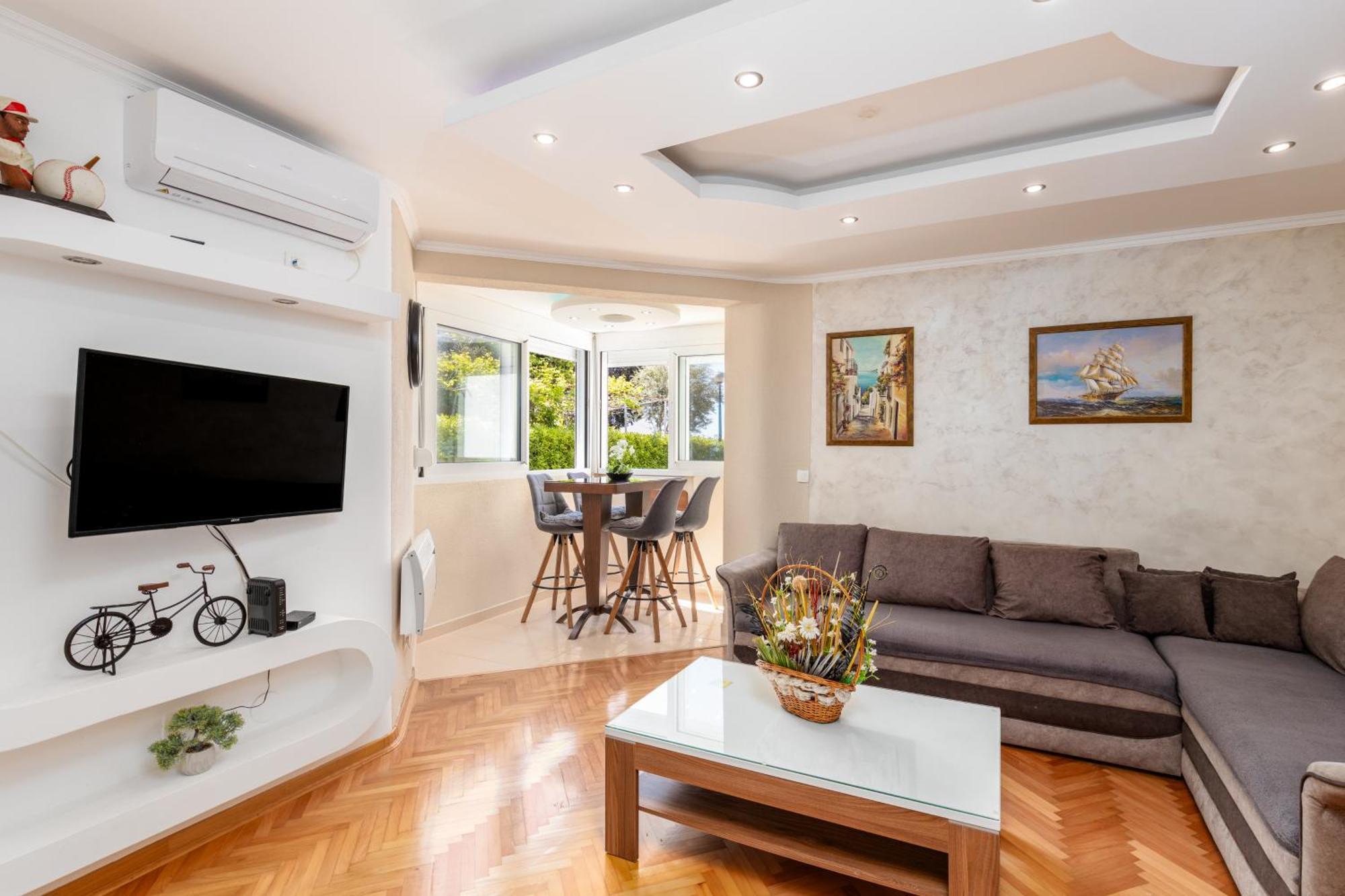 Apartment Dar & Mar Herceg Novi Buitenkant foto